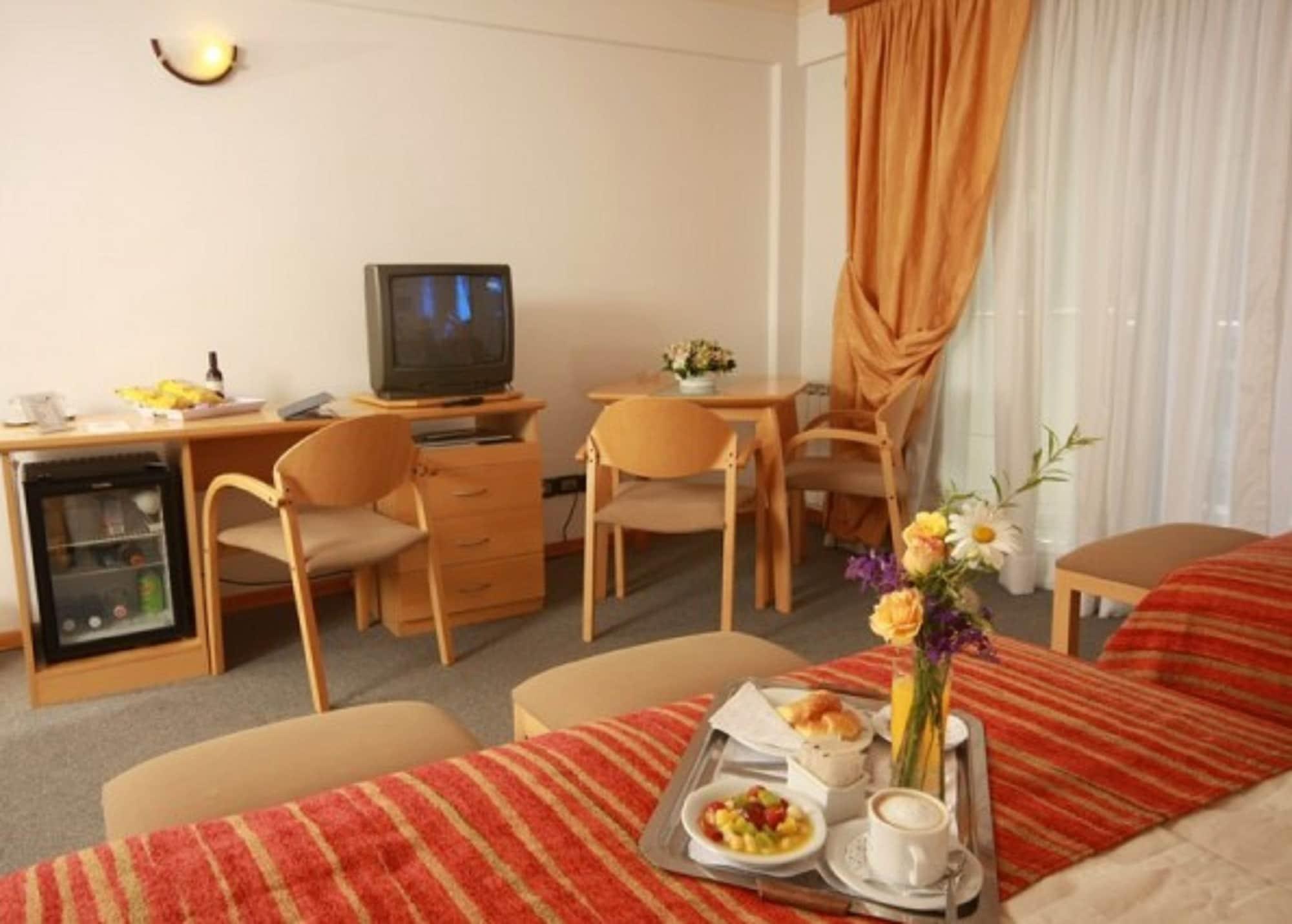 Hotel Ayres Del Nahuel 3*